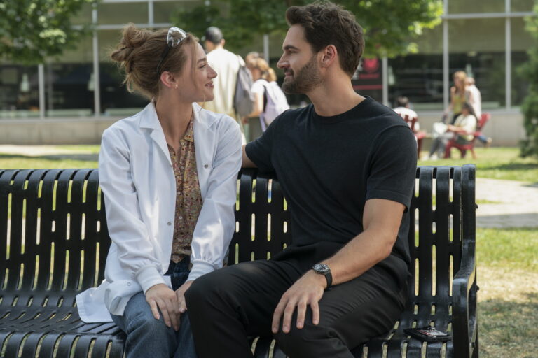 Prime Video ประกาศวันสตรีมภาพยนตร์ The Love Hypothesis สร้างจากนิยายขายดีของ Ali Hazelwood 23 กันยายนนี้